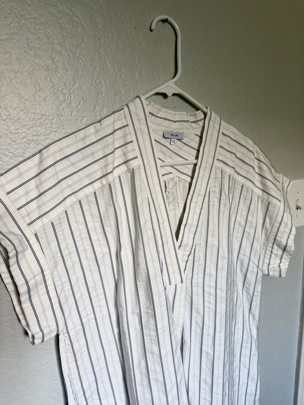 Casual V-Neck Striped Midi Dress in White and Navy